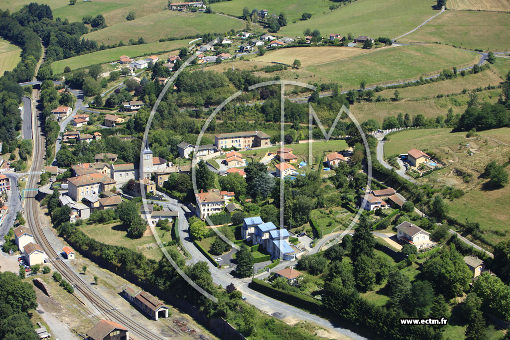 Photo arienne de Lamure-sur-Azergues