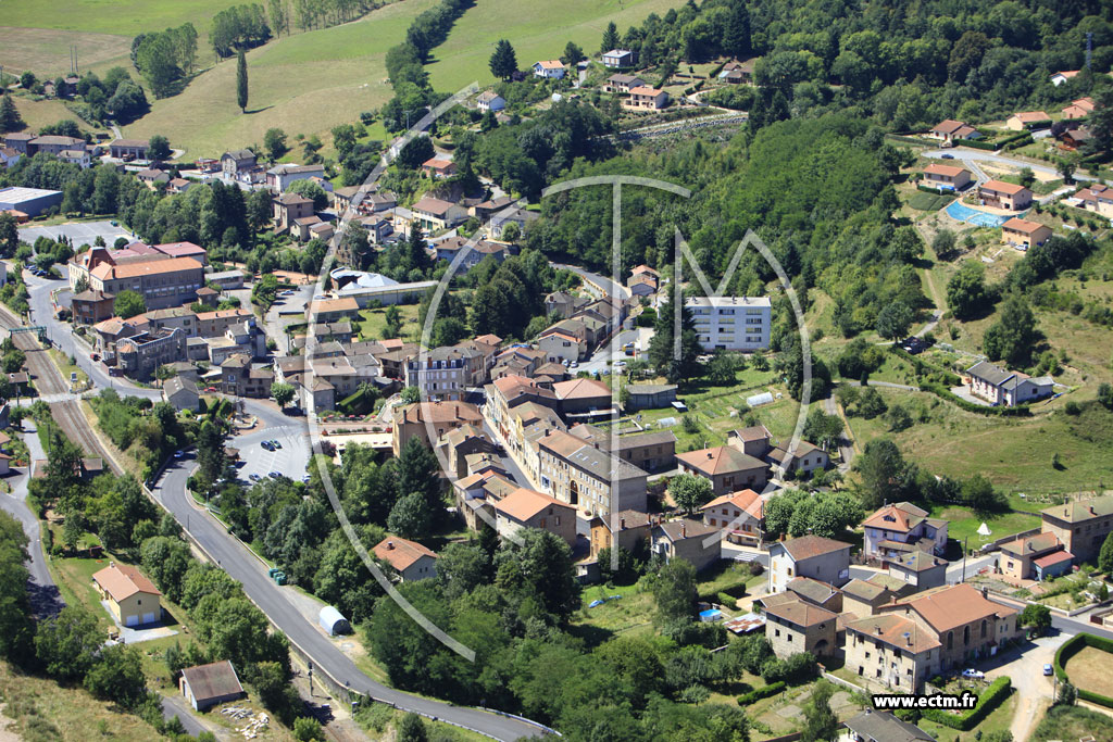 Photo arienne de Lamure-sur-Azergues