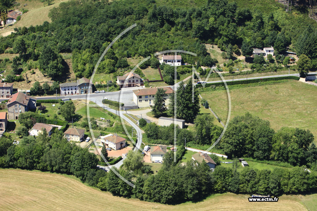 Photo arienne de Lamure-sur-Azergues