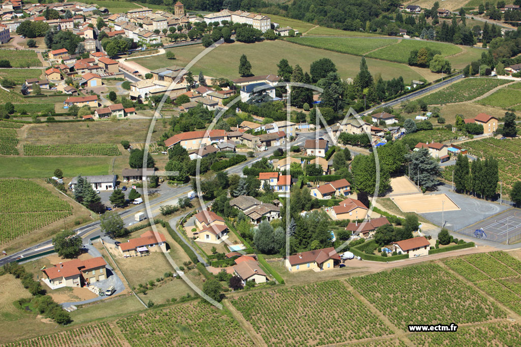 Photo arienne de Salles-Arbuissonnas-en-Beaujolais
