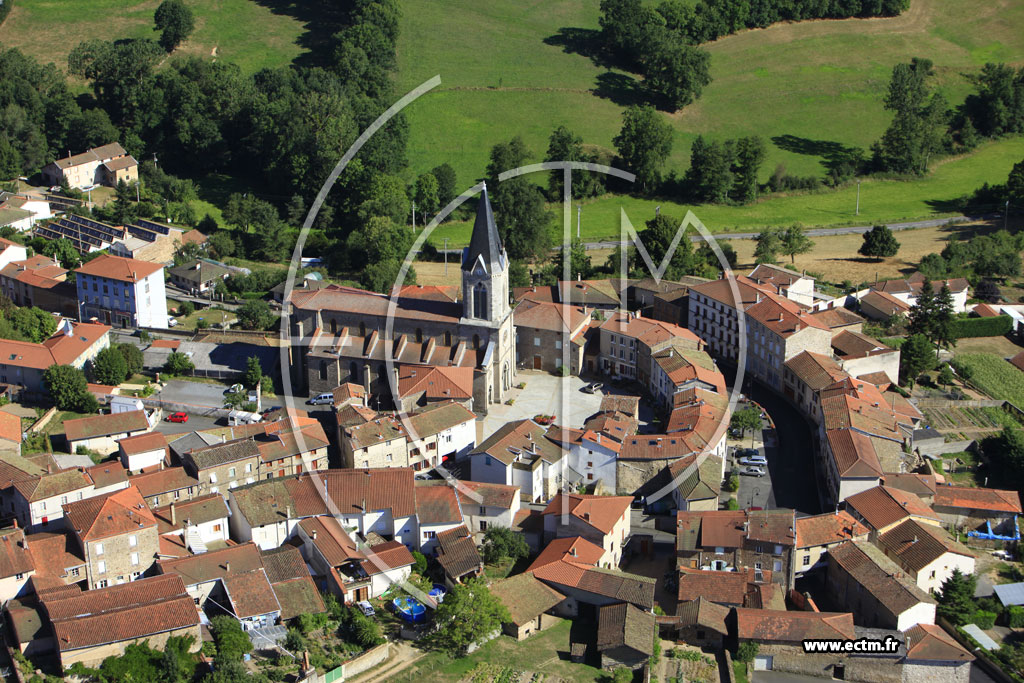 Photo arienne de Chambost-Longessaigne
