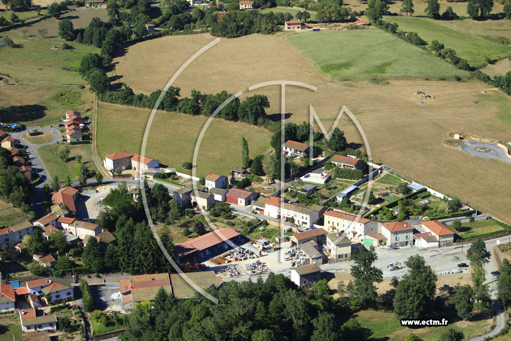 Photo arienne de Chambost-Longessaigne
