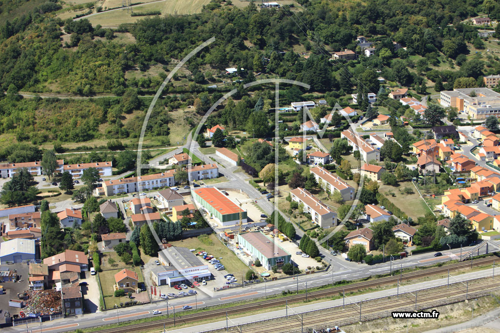 Photo arienne de Loire sur Rhne
