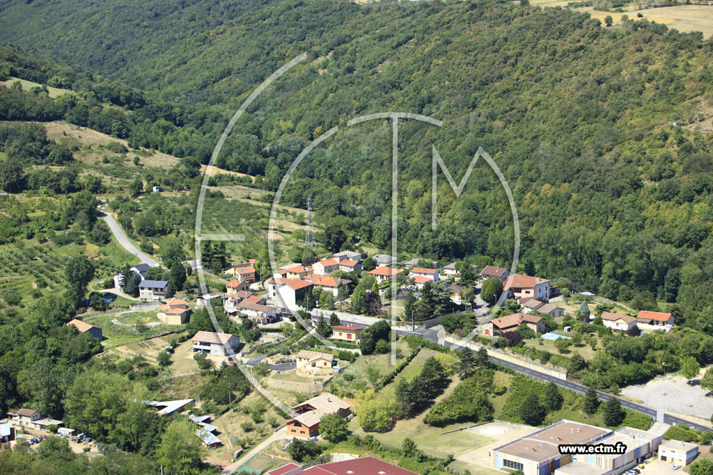 Photo arienne de Loire sur Rhne