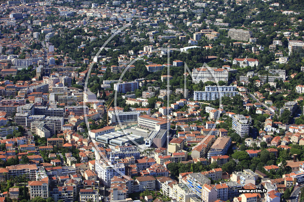 Photo arienne de Cannes (avenue du Commandant Bret)