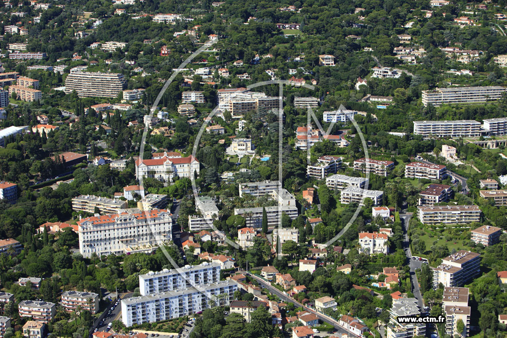 Photo arienne de Cannes (avenue du Commandant Bret)