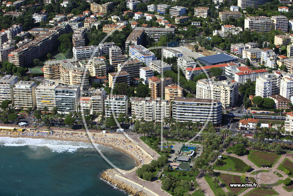 Photo arienne de Cannes (boulevard de la Croisette)