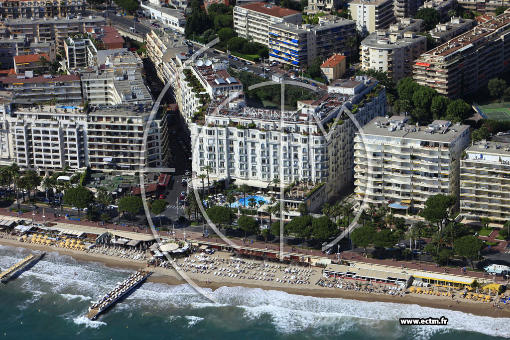 Photo arienne de Cannes (boulevard de la Croisette)