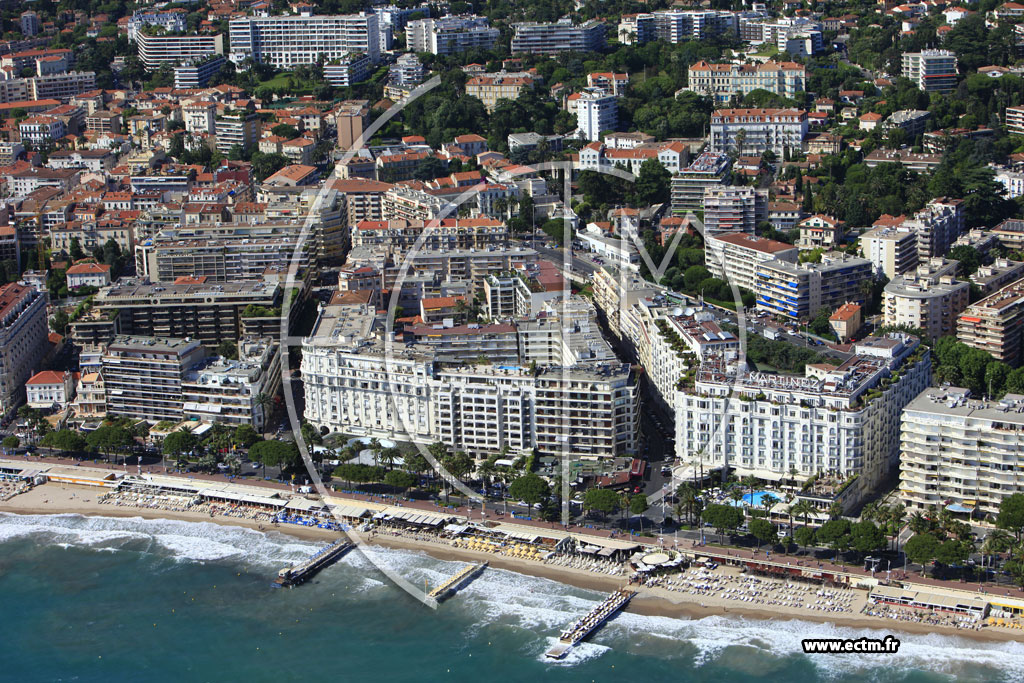 Photo arienne de Cannes (boulevard de la Croisette)