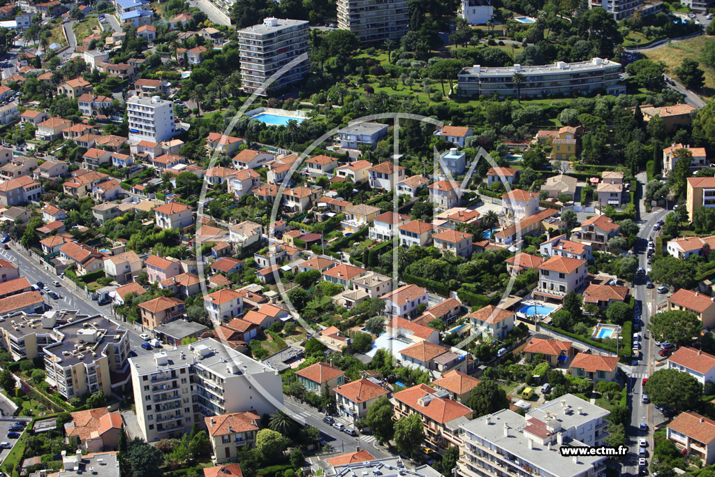 Photo arienne de Antibes (avenue Philippe Rochat)