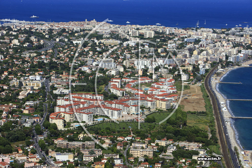 Photo arienne de Antibes (boulevard du Littoral)