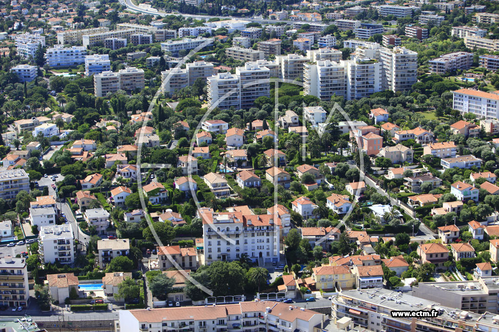 Photo arienne de Antibes (boulevard Raymond Poincar)