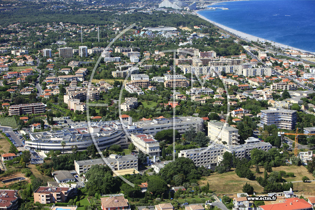 Photo arienne de Antibes (chemin des quatre chemins)