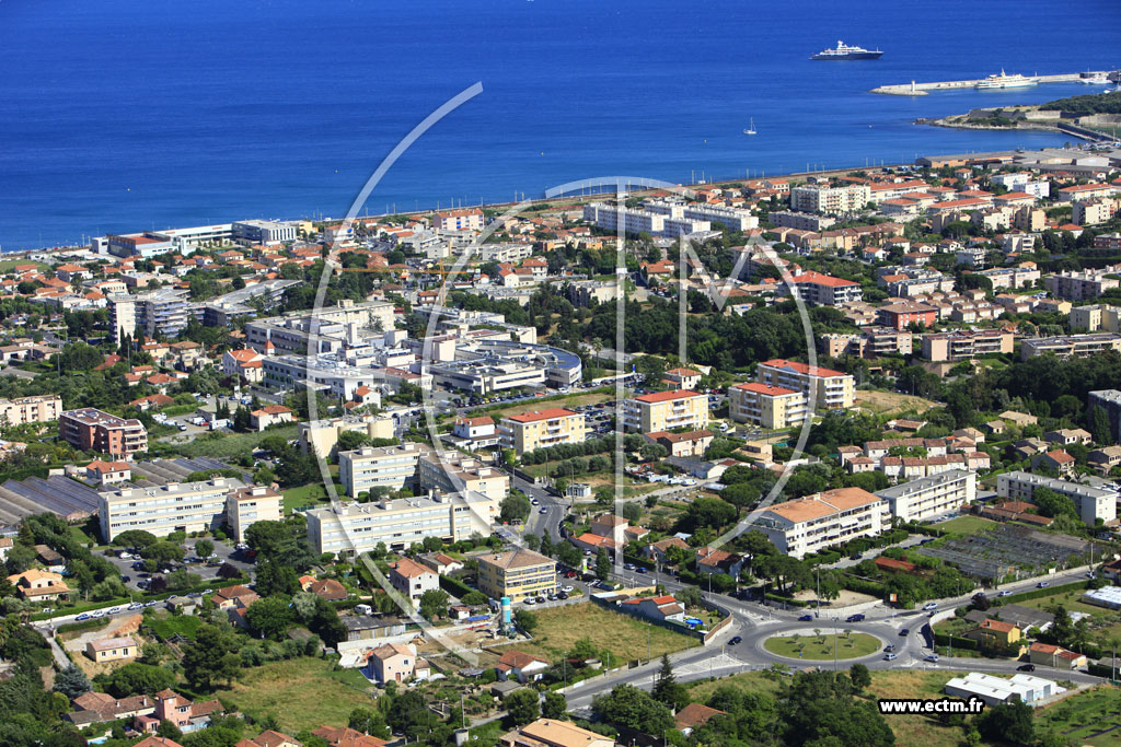 Photo arienne de Antibes (chemin des quatre chemins)