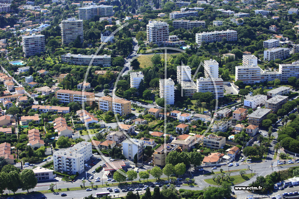 Photo arienne de Antibes (chemin du puy)