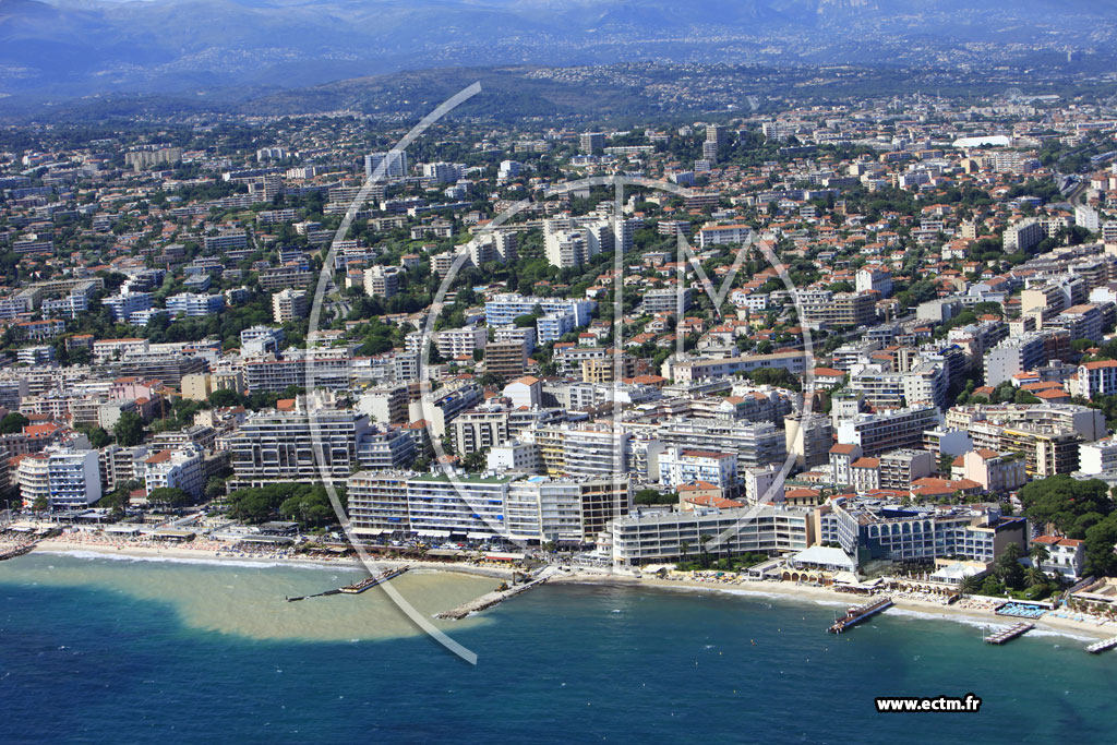 Photo arienne de Antibes (promenade du Soleil)