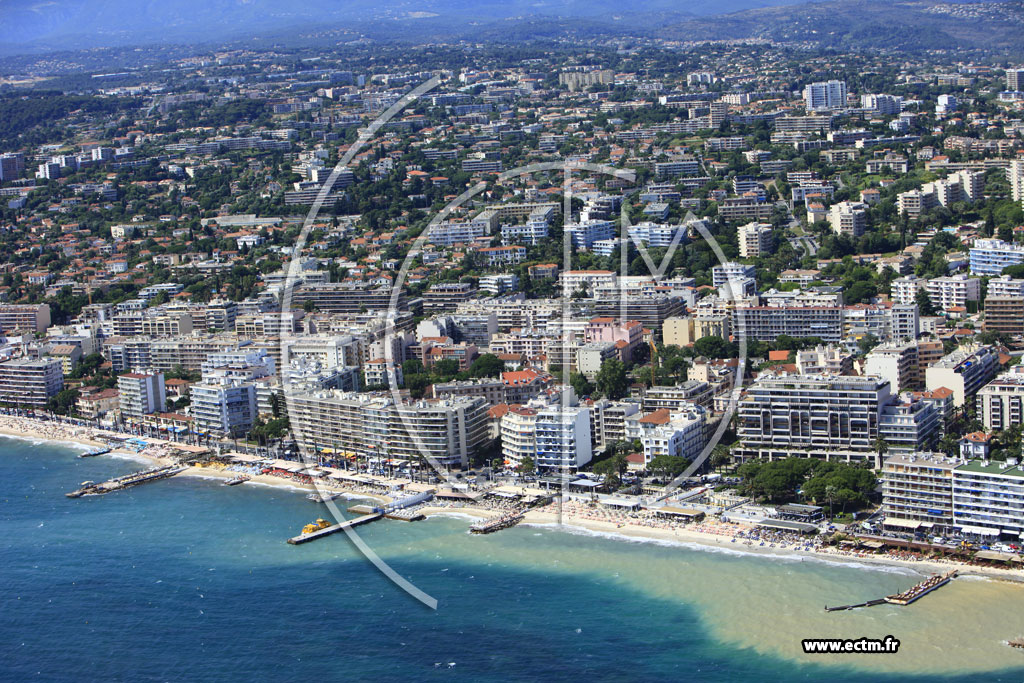 Photo arienne de Antibes (promenade du Soleil)