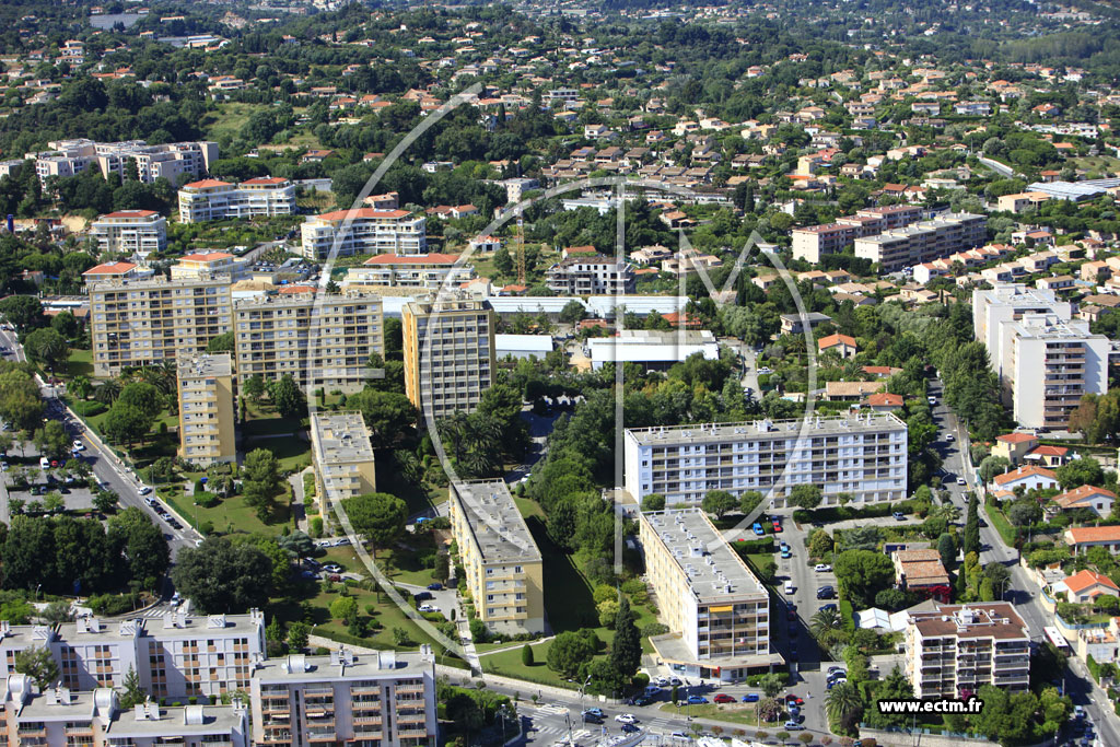 Photo arienne de Antibes (route de Grasse)