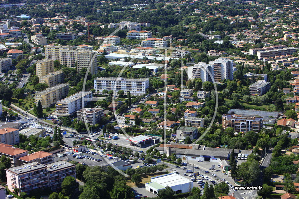 Photo arienne de Antibes (route de Grasse)