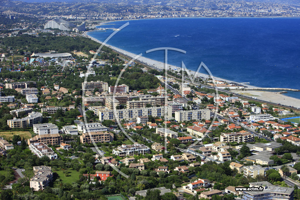 Photo arienne de Antibes (route de Nice)