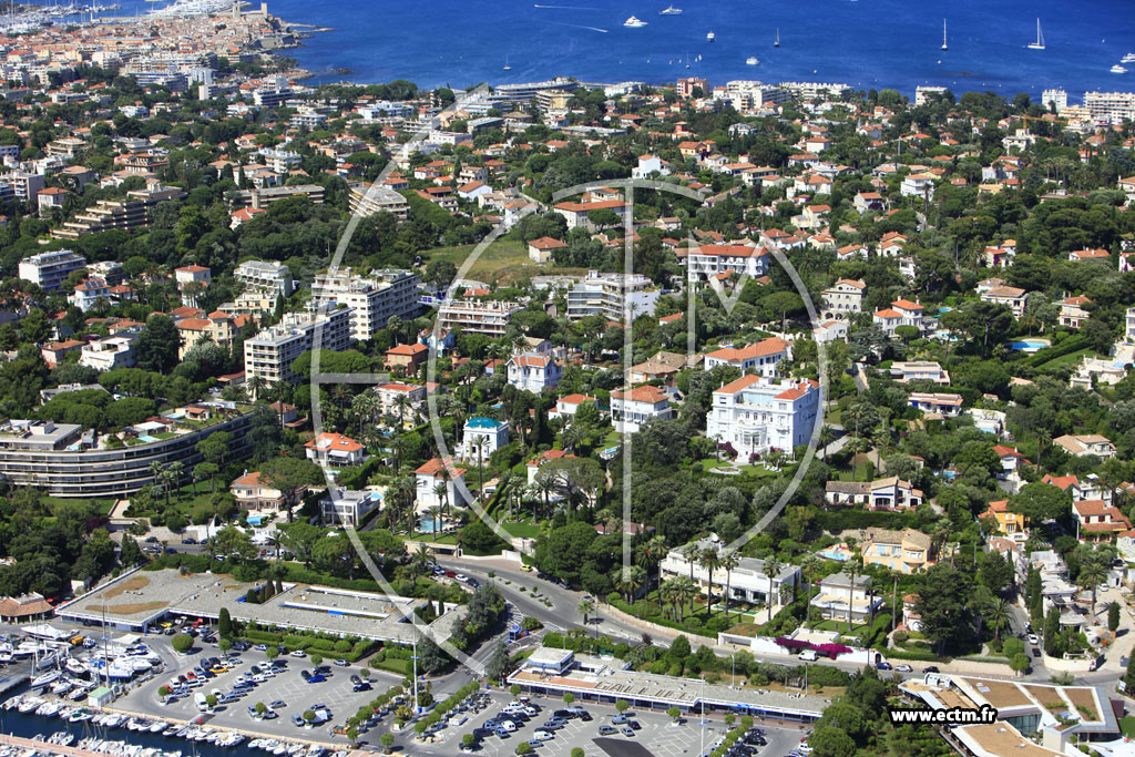 Photo arienne de Antibes Juan les Pins (boulevard Edouard Baudoin)