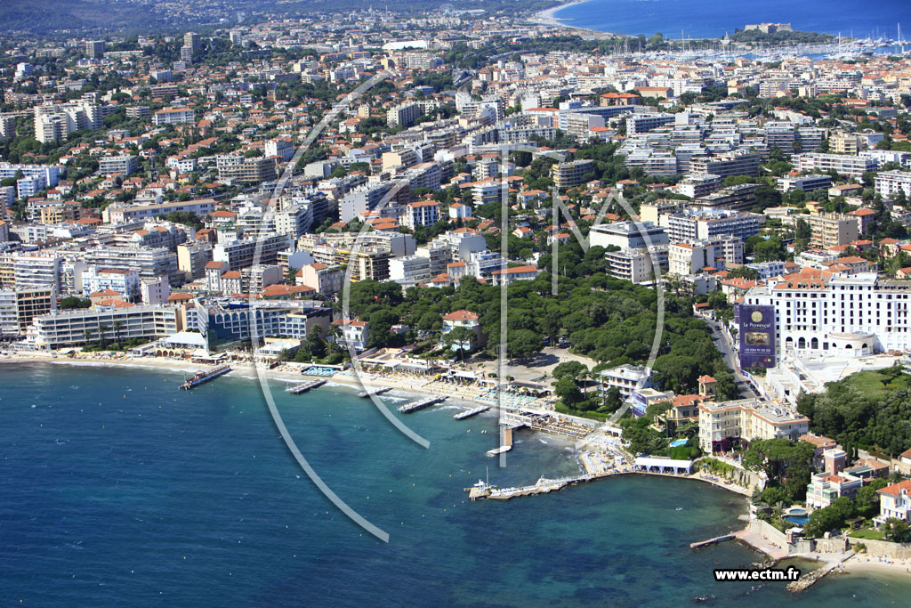 Photo arienne de Antibes Juan les Pins (boulevard Edouard Baudoin)