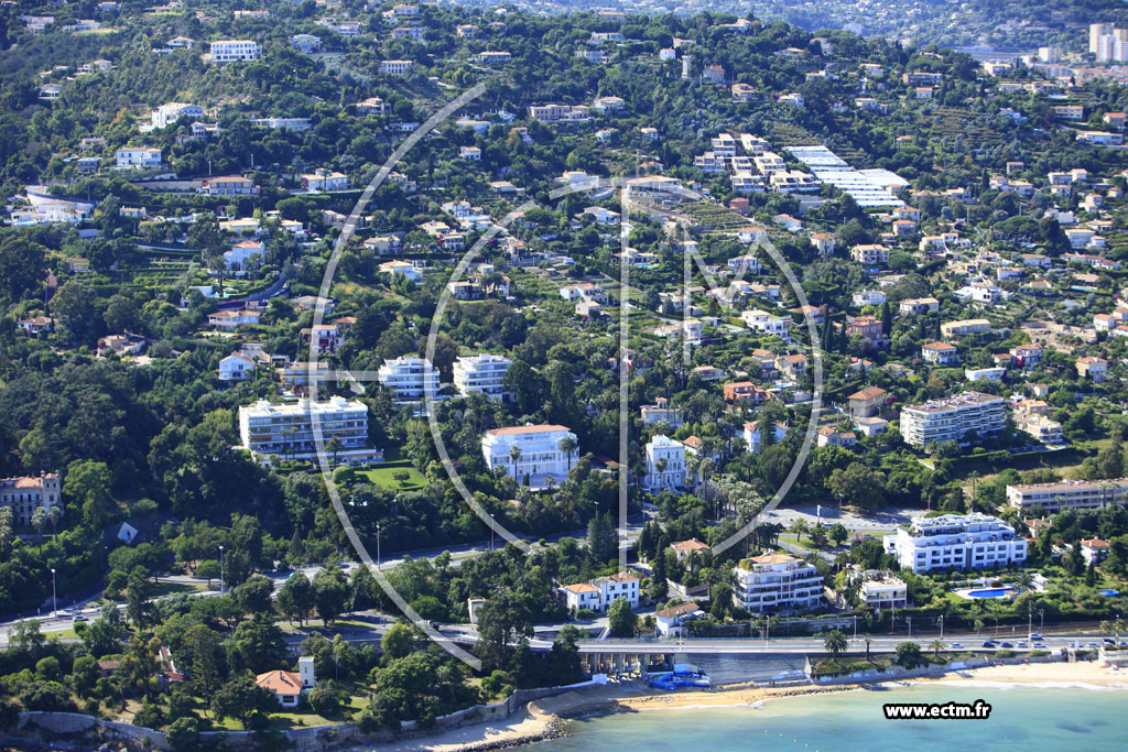 Photo arienne de Vallauris (avenue des Frres Roustan)