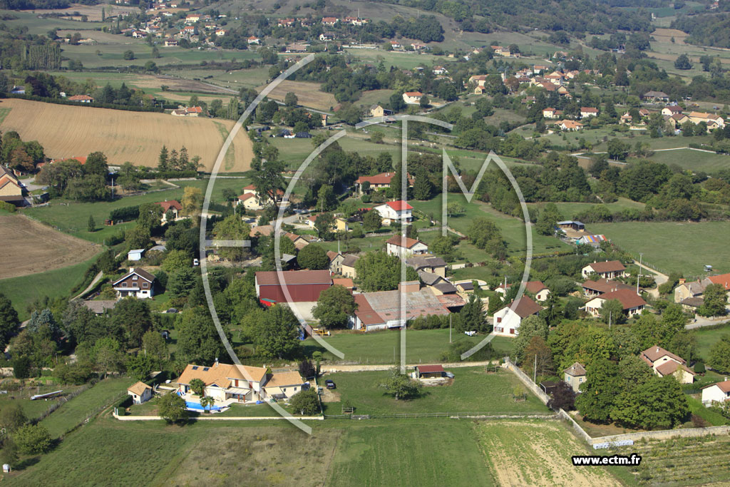 Photo arienne de Saint-Marcel-Bel-Accueil (Le Loup)