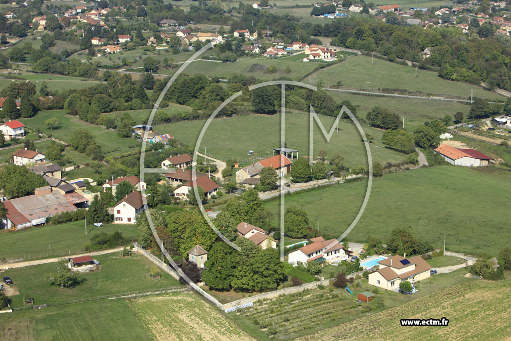Photo arienne de Saint-Marcel-Bel-Accueil (Le Loup)