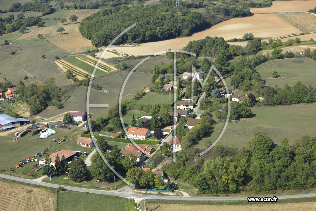 Photo arienne de Saint-Marcel-Bel-Accueil (Messenas)