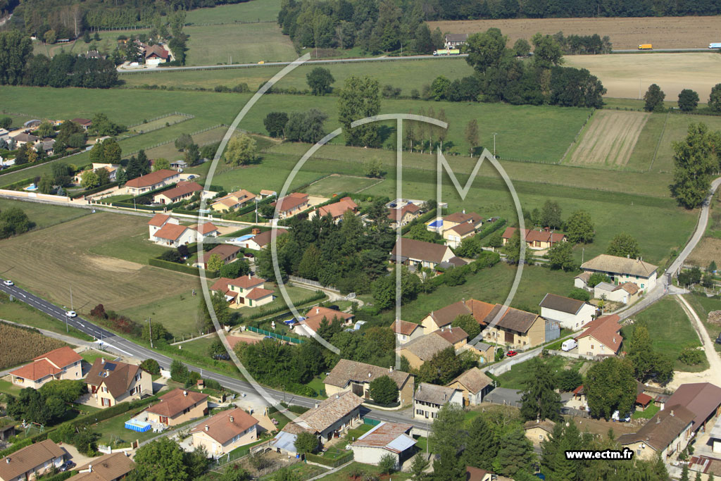 Photo arienne de Saint-Savin (Le Clair)