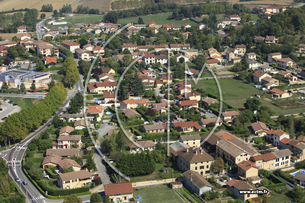 Photo arienne de L'Isle-d'Abeau (Avenue du Bourg)