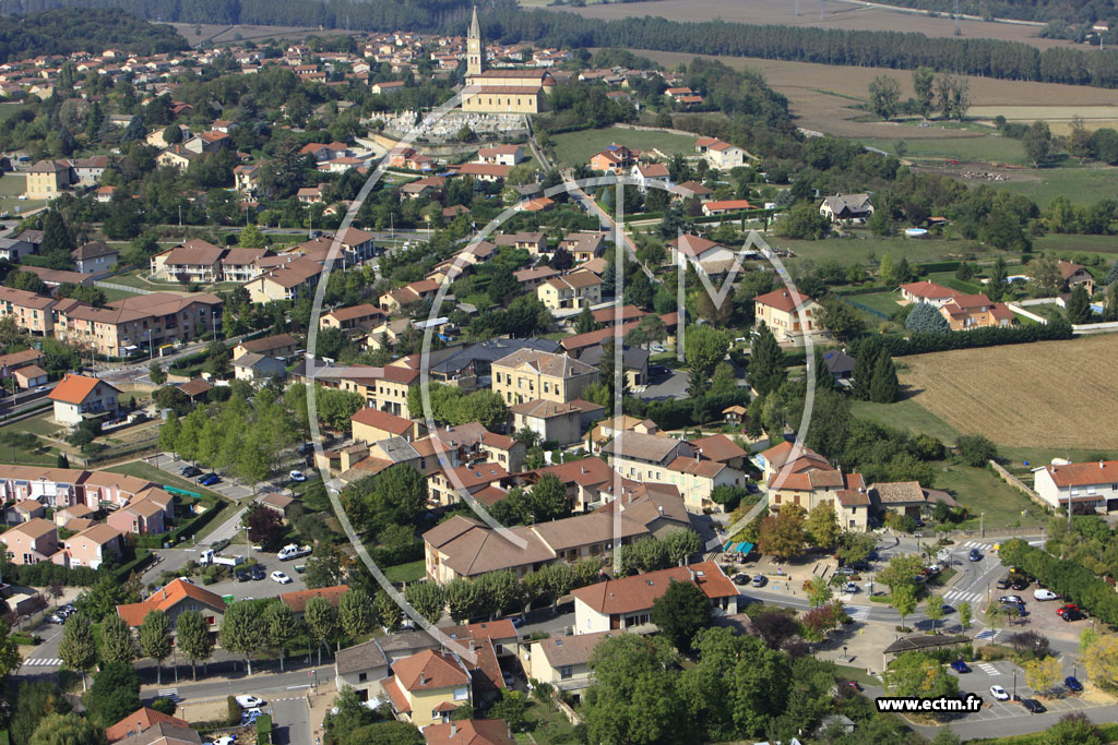 Photo arienne de L'Isle-d'Abeau (Avenue du Bourg)