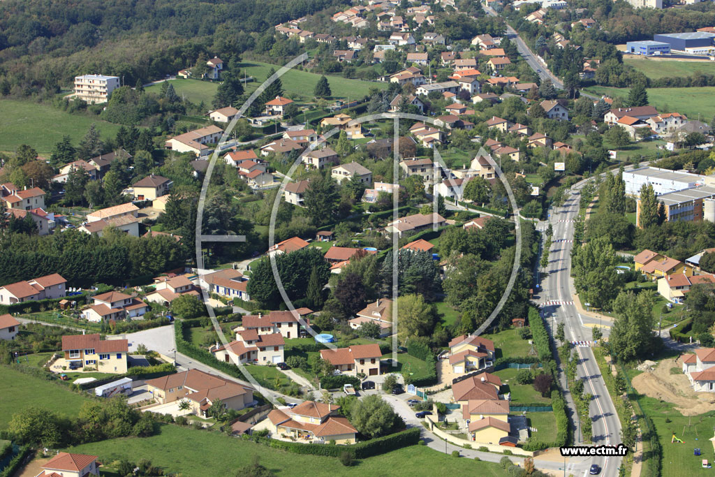 Photo arienne de Villefontaine (Le Layet)