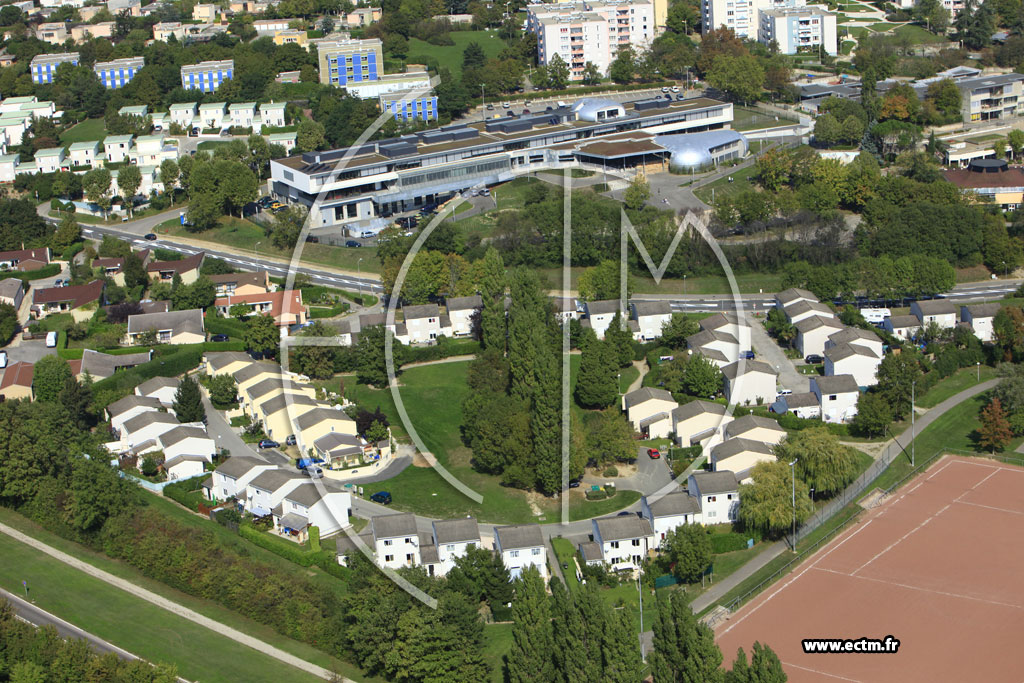 Photo arienne de Villefontaine (Les Roches)