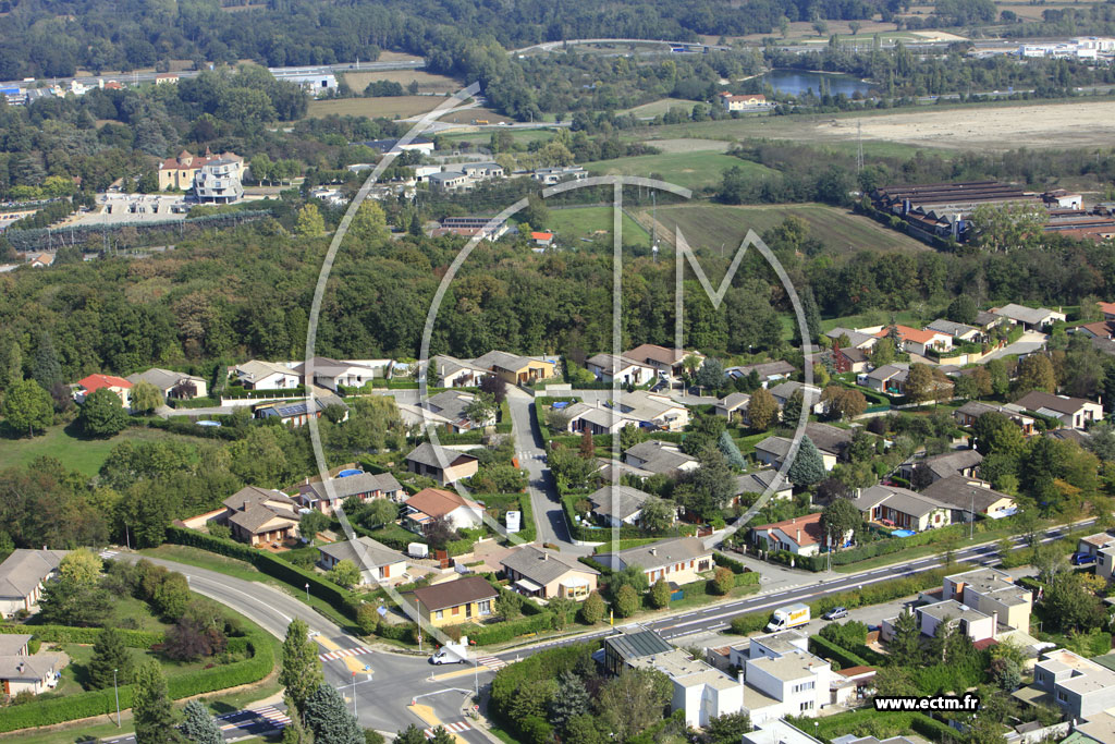 Photo arienne de Villefontaine (Les Roches)