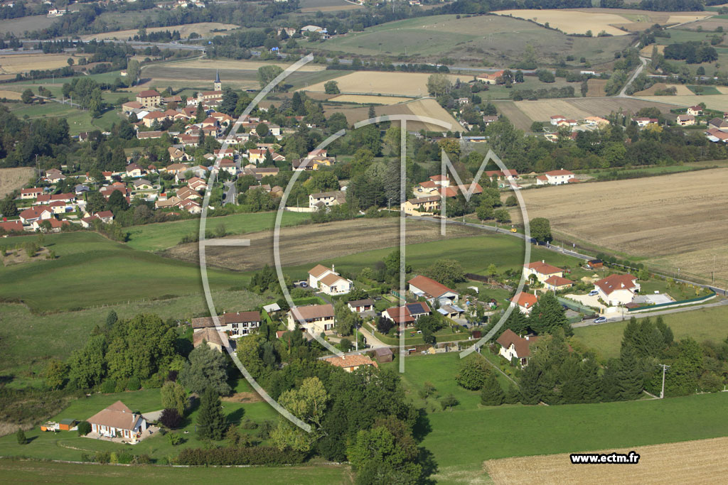 Photo arienne de Srzin-de-la-Tour (Les Colombs)