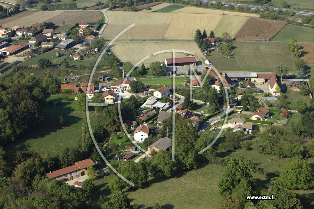 Photo arienne de Srzin-de-la-Tour (Magnier)