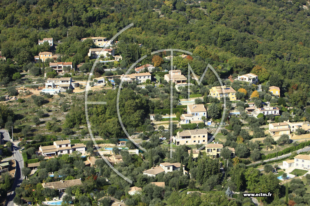 Photo arienne de Gattires (Les Siourares)