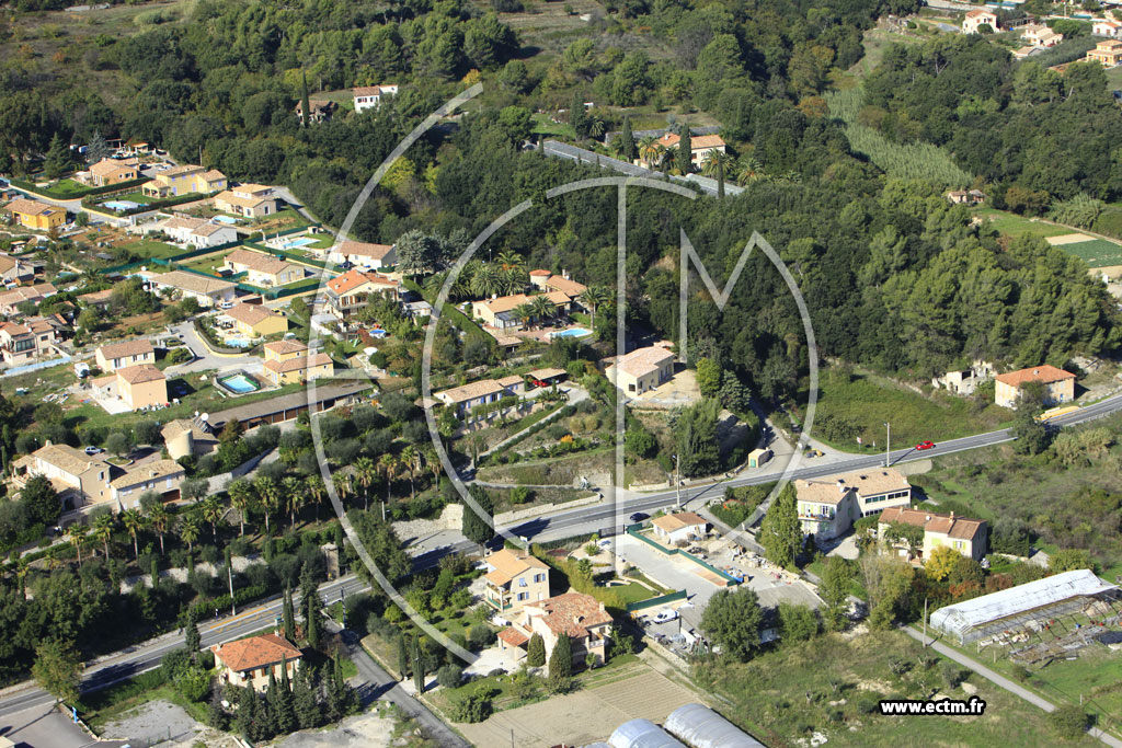 Photo arienne de Gattires (Route de la Baronne)