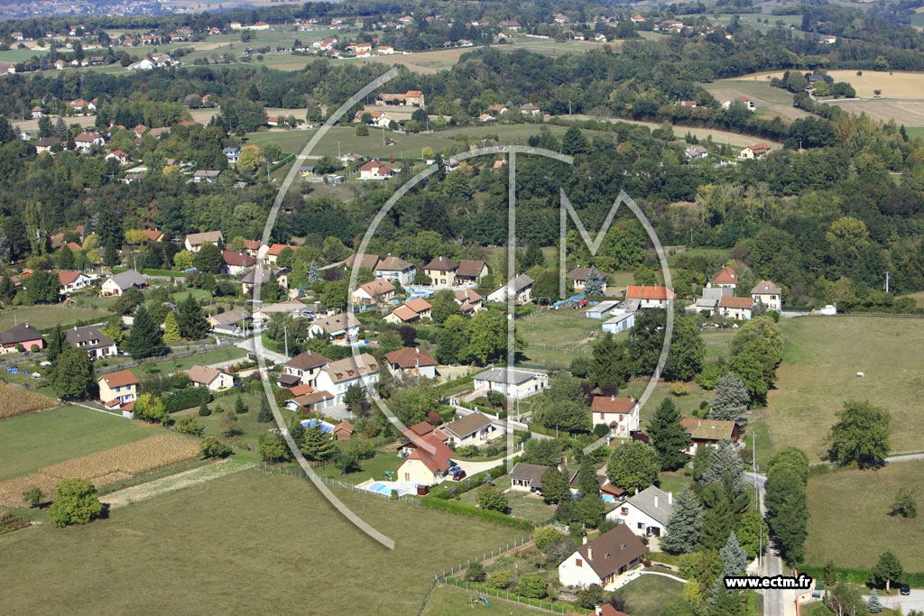 Photo arienne de Dolomieu (Le Buisson)