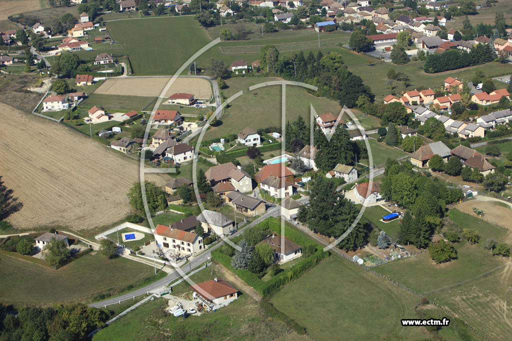 Photo arienne de Faverges-de-La-Tour