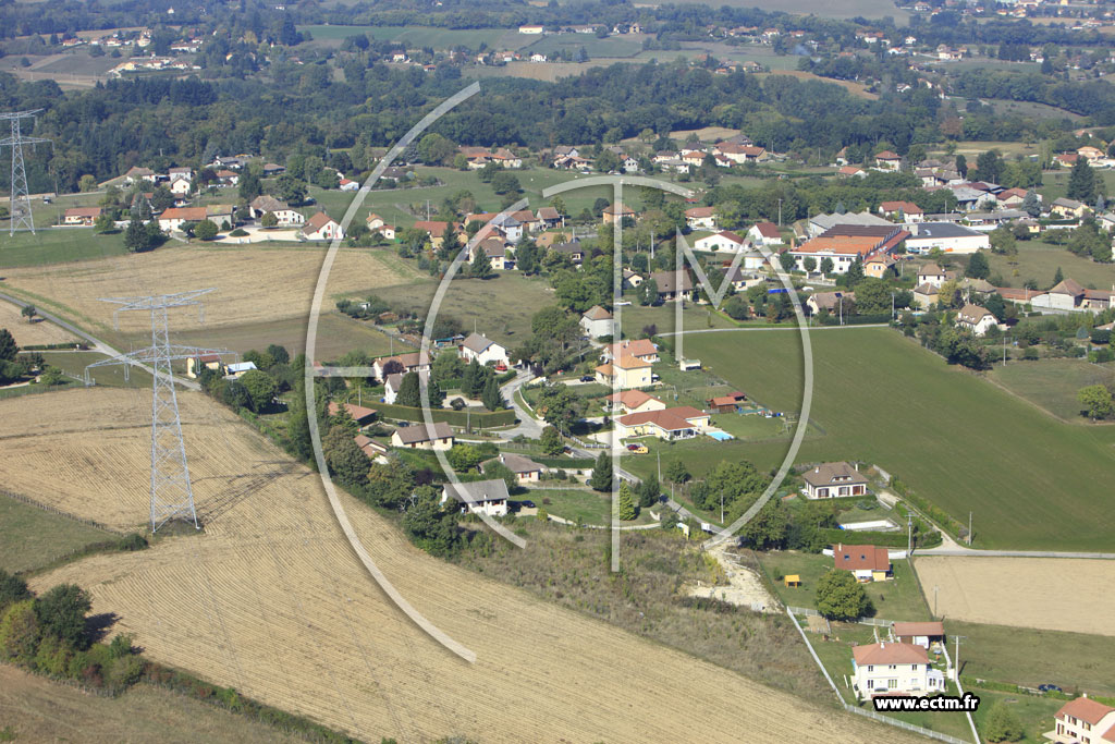 Photo arienne de Faverges-de-La-Tour