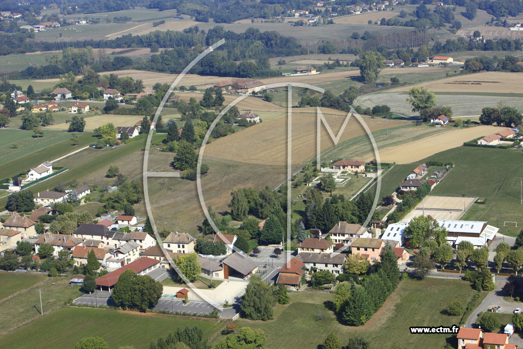 Photo arienne de Faverges-de-La-Tour