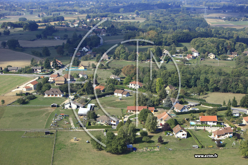 Photo arienne de Faverges-de-La-Tour