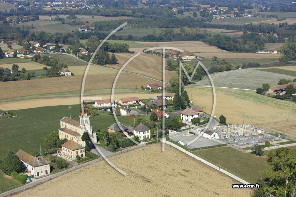 Photo arienne de Faverges-de-La-Tour