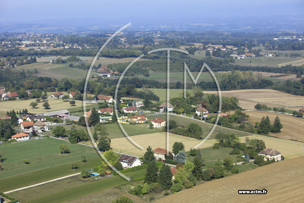 Photo arienne de Faverges-de-La-Tour