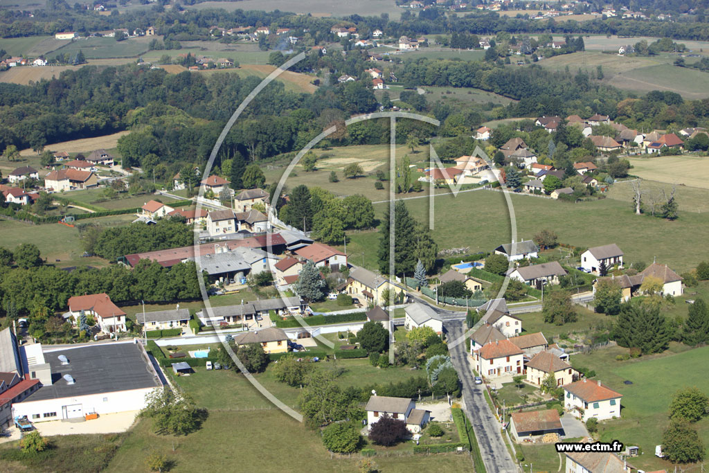 Photo arienne de Faverges-de-La-Tour