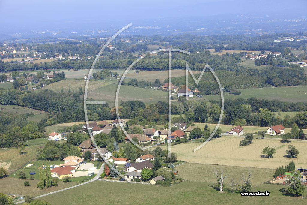 Photo arienne de Faverges-de-La-Tour