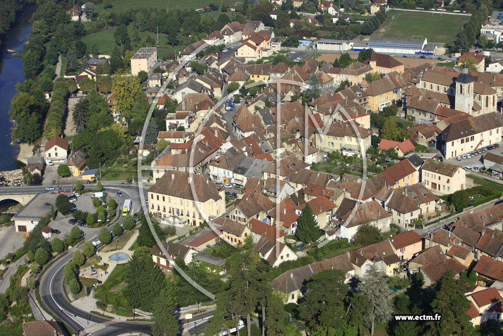 Photo arienne de Saint-Genix-sur-Guiers